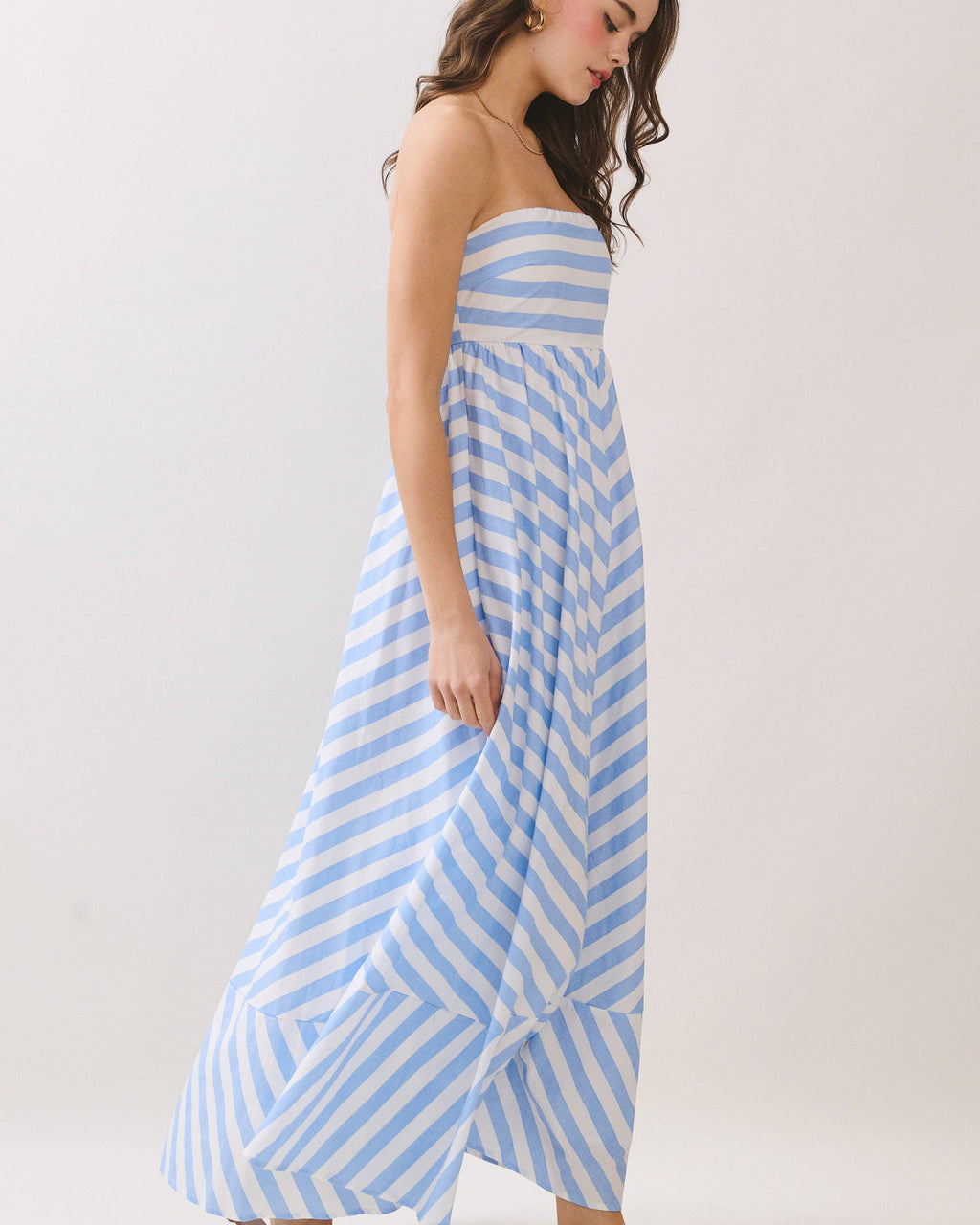 Blue and White Striped Strapless Back Smocked Detail Maxi Dress M Blue and White Striped Strapless Back Smocked Detail Maxi Dress M