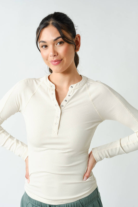 Essential Long-Sleeved Micro-Ribbed Henley Top | Natural